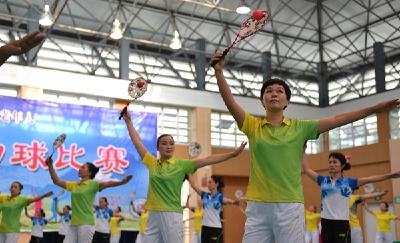 2016年全省中老年人柔力球比赛在咸丰开赛