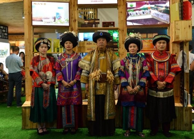 咸丰 | 土司服饰全国首秀