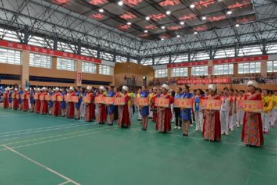 2016年全省中老年人柔力球比赛在咸丰开赛