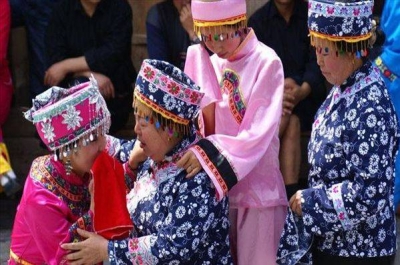 土家婚俗八大怪、三十夜不捞针…恩施老辈留下的，曾记否？