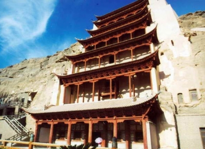 莫高窟洞窟内部首次对摄影师开放