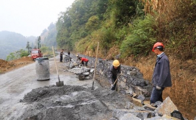 恩施 | 新塘：全力开展公路水毁灾后重建