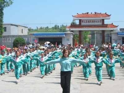 巴东 | 民警到小学开讲法制安全课