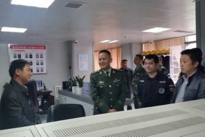 鹤峰县消防部门带领消防控制室管理人员到恩施市参观学习