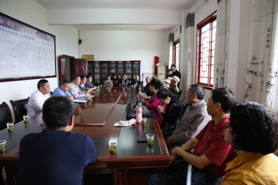 恩施州交通运输局组织退休“老交通”重阳节参观宣恩绿色生态旅游公路