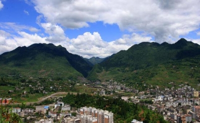 中南民大教授到鹤峰职校开展电子商务专题培训