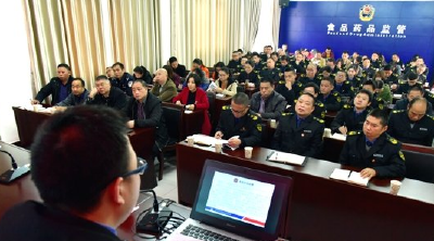 宣恩宣传贯彻《湖北省食品安全条例》