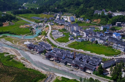 脱贫摘帽争朝夕——恩施市龙凤镇加快率先脱贫出列步伐