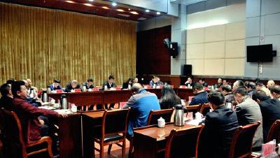 宣恩县召开县委中心组学习（扩大）会议