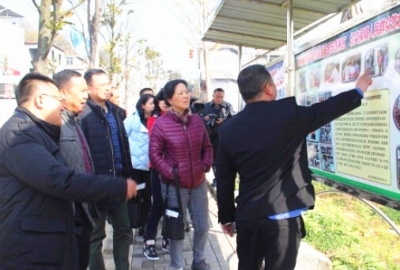 建始县首个省级餐饮服务示范景区接受省级验收  
