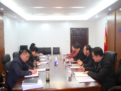 恩施银监分局党委第一时间传达学习中共恩施州第七次代表大会会议精神