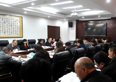 【两会进行时】发挥优势 突出重点 不断开创经济社会发展新局面
