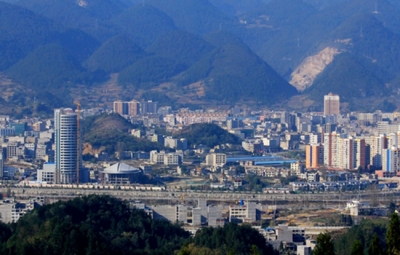 【聚焦两会】利川柏杨政协联络组连夜做“作业”