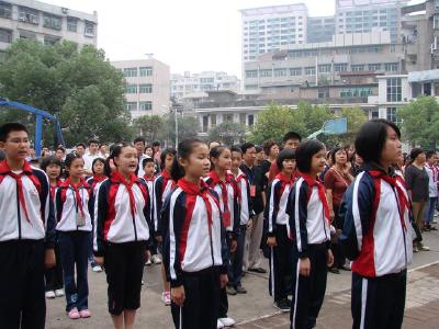 恩施 | 实验小学到市法院开展主题队会活动