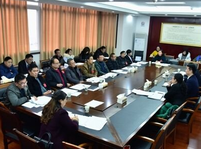 【两会进行时】宣恩县十八届人大一次会议代表进行分组讨论(二)
