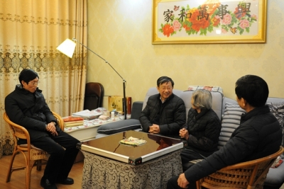 省国税局副局长柳现青到恩施调研并看望慰问干部职工