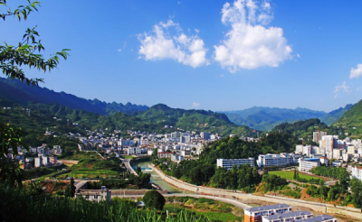 李建明到鹤峰调研时强调 务实重行树脱贫摘帽标杆