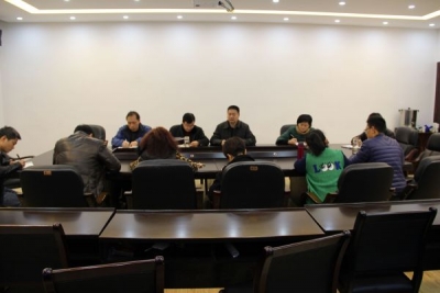 州环境监测站传达学习全国“两会”精神