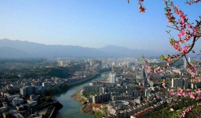 李建明主持召开州委常委会会议 传达全省有关会议精神 部署今年部分重点工作 