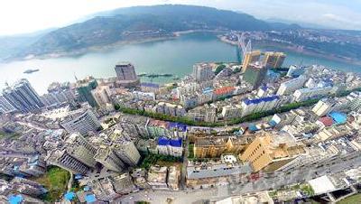 巴东县召开县委常委会 审议九项议题  