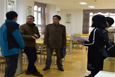 吴军到咸丰图书馆调研公共文化服务体系建设