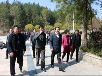 湖北省民宗委主任柳望春调研恩施民族工作