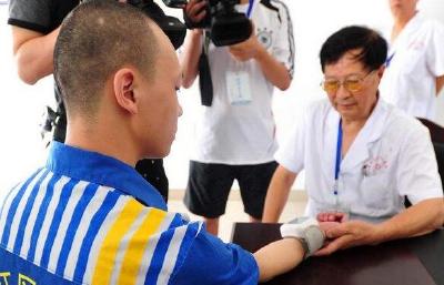 巴东 | 金果坪乡司法所“援助”一重伤社区服刑人员 