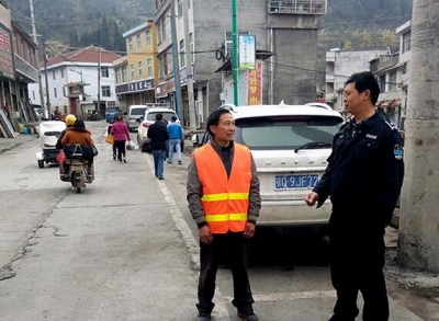 恩施市城管局：“换位体验”促城管和谐