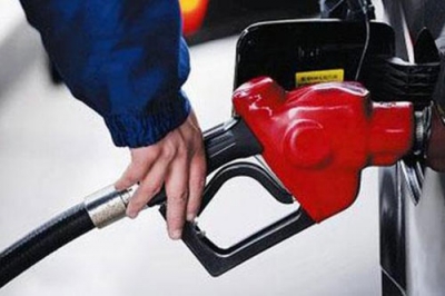 国内油价年内最大涨幅来袭 加满一箱油多花8元
