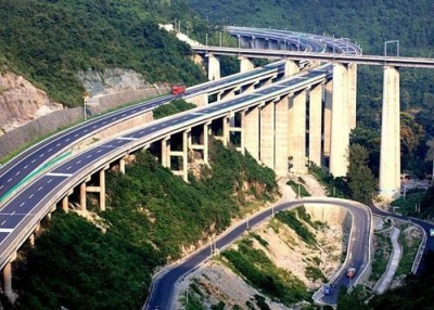 打赢交通阵地仗 巴东公路系统持续发力