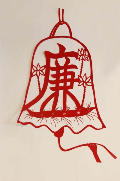 巴东县：纪检干部家访推动“亲情助廉”