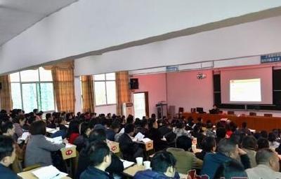 宣恩办公室系统200余人进行专题培训 要求努力发挥中枢作用