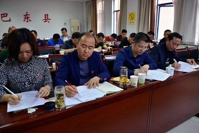 巴东县：宣教好戏连“廉”看