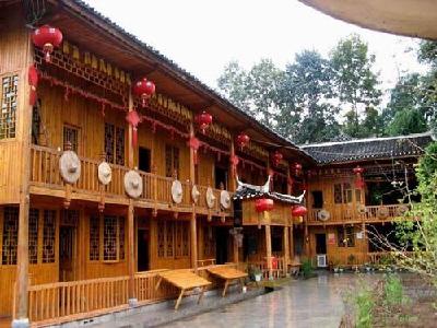 恩施：低保户“变身”农家乐老板