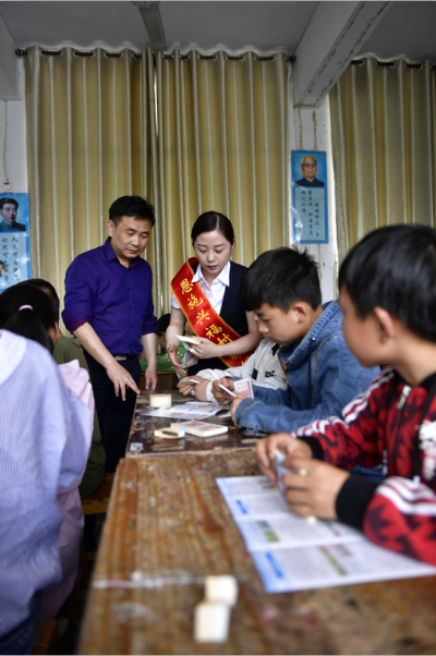 宣恩县开展金融知识进校园活动 