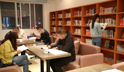 利川市质监局积极创建职工书屋示范点 
