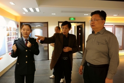 省国税局纪检组长刘晓东调研州国税局廉政文化建设