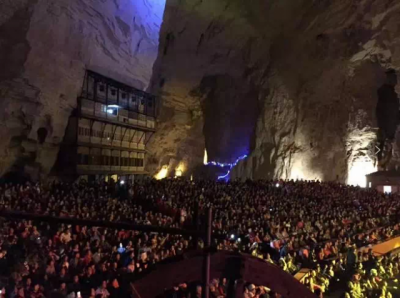 利川｜今天，1万多人涌进腾龙洞，竟是因为……