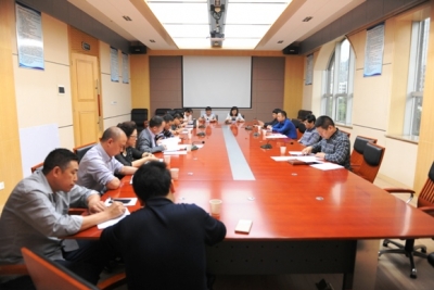 州国税局召开2017年第二季度依法行政领导小组会