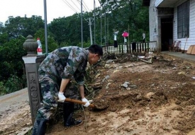 建始景阳：抗灾现场，有一抹动人的橄榄绿…… 