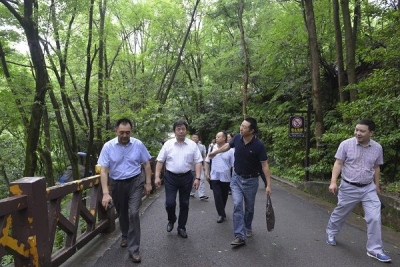 江苏省盐城市林业局考察团到恩施考察交流          