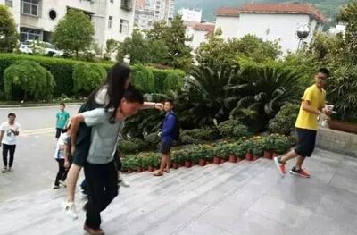 恩施高考生的故事，也许他或她就是你的孩子，你的同学...