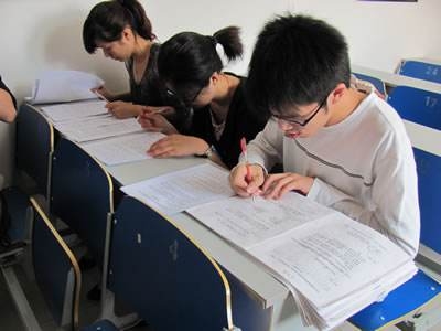 高考前两月冲刺辅导账单普遍超10万,模考班生意火爆