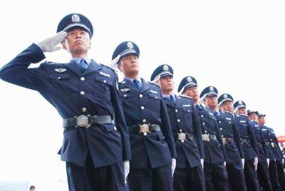 恩施州90名晋衔民警参与州城治安大清查