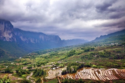 刘建平宣恩县调研重点工业企业