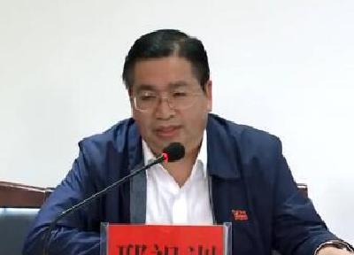 来凤县委书记邢祖训：做好“六种人” 全面提升村级班子履职水平