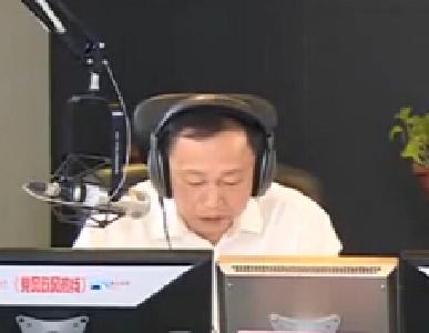 刘芳震参加省《党风政风热线》“州长访谈”节目