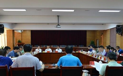 恩施市召开2017年第九次市委常委（扩大）会议