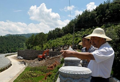 恩施市人大调研全市上半年计划、预算完成情况