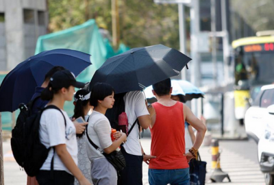 高温下 湖北民政部门紧急救助街头流浪者